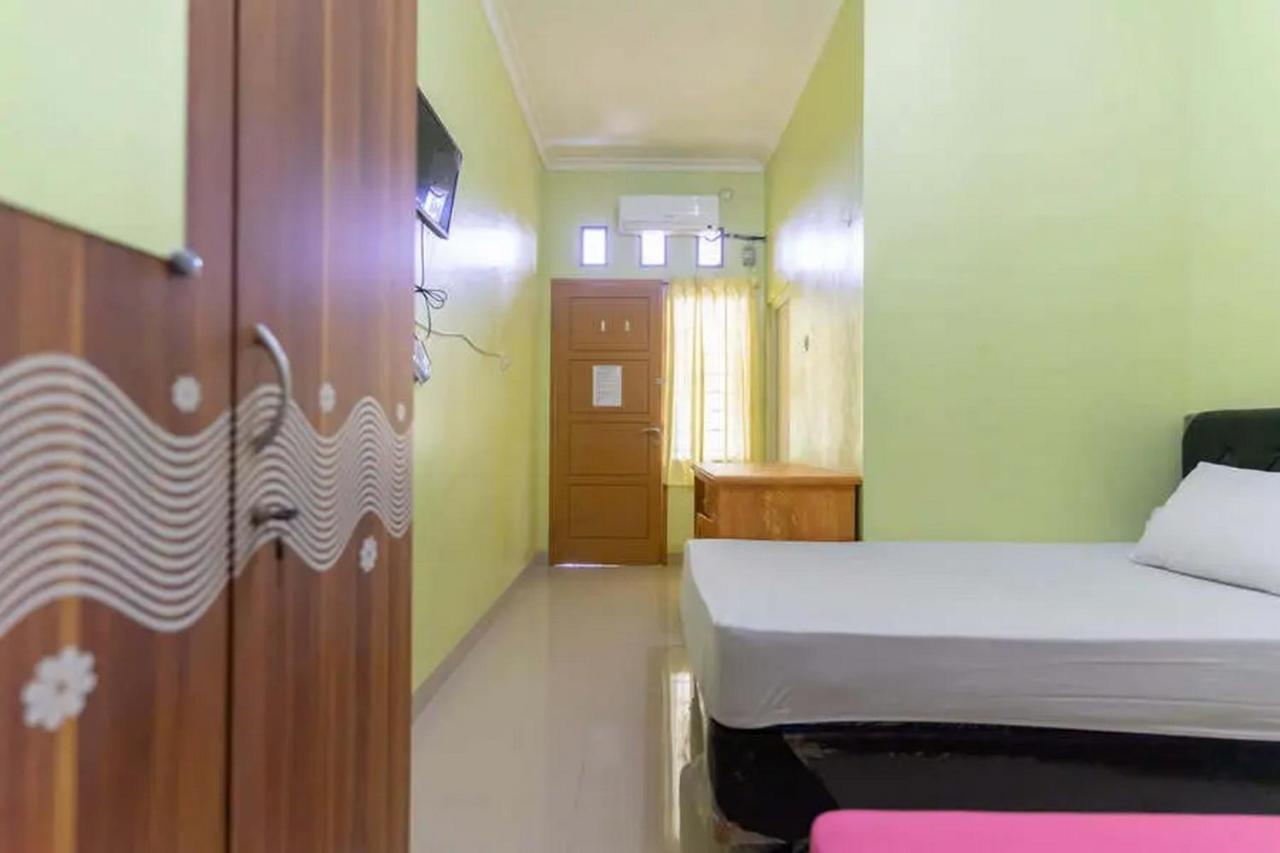 Kostawira Syariah Bintaro Mitra Reddoorz Hotel Mencil Buitenkant foto