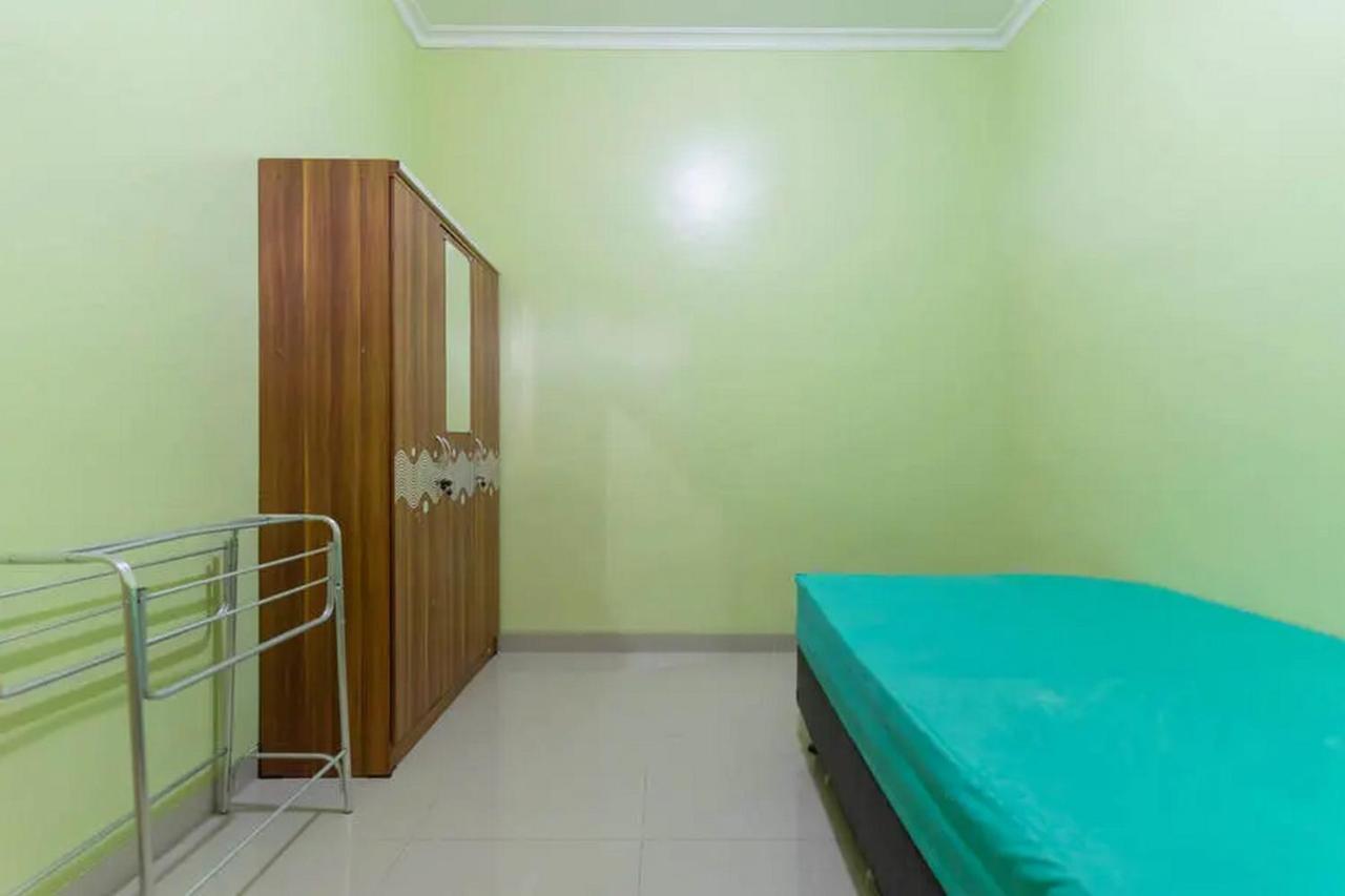 Kostawira Syariah Bintaro Mitra Reddoorz Hotel Mencil Buitenkant foto