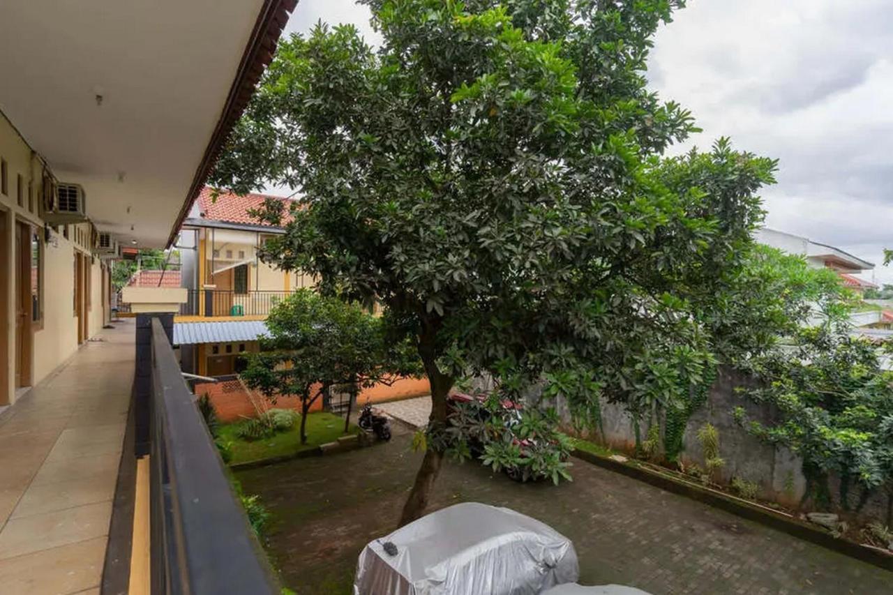Kostawira Syariah Bintaro Mitra Reddoorz Hotel Mencil Buitenkant foto