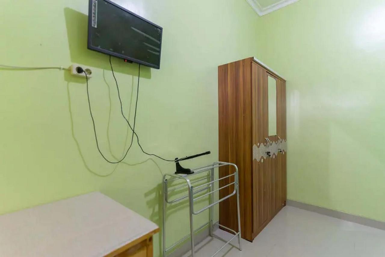 Kostawira Syariah Bintaro Mitra Reddoorz Hotel Mencil Buitenkant foto
