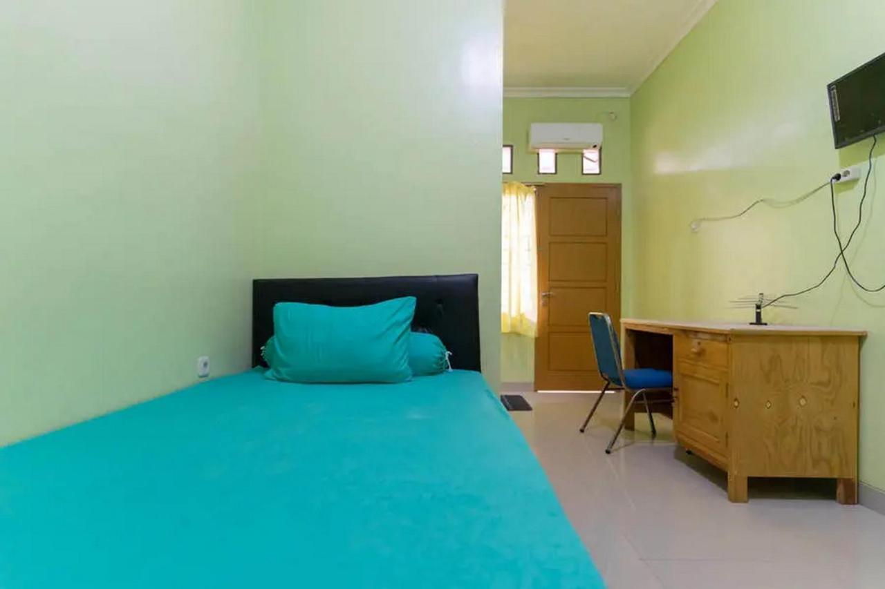 Kostawira Syariah Bintaro Mitra Reddoorz Hotel Mencil Buitenkant foto